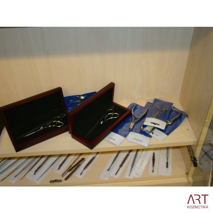 r004 - držalo za britvice