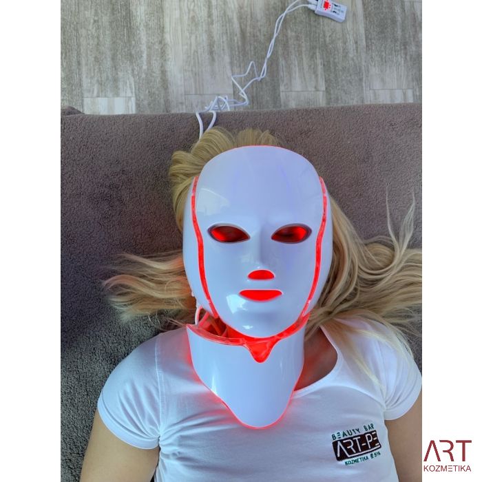 LED obrazna maska s fototerapijo