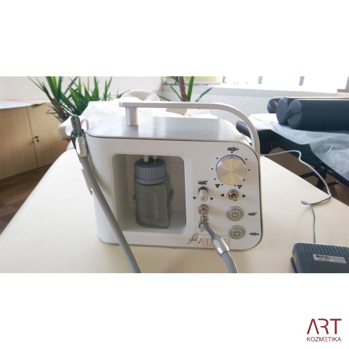 Strojček za pedikuro z vodnim razpršilom WaterSpray Wizzle