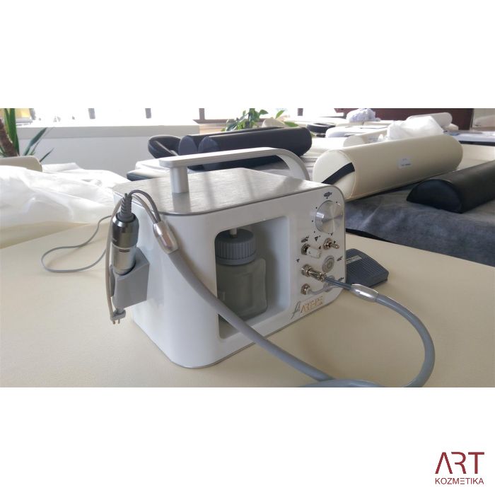 Strojček za pedikuro z vodnim razpršilom WaterSpray Wizzle