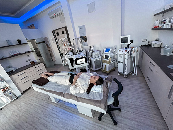 Anja Jenko na TeslaART Anja Jenko na TeslaART