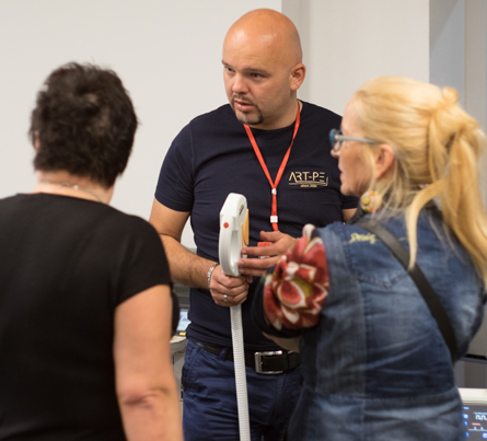 direktor med prezentacijo direktor med prezentacijo